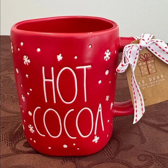❄️ Rae Dunn Holiday Mug with Matching Coaster - Picture 2 of 11